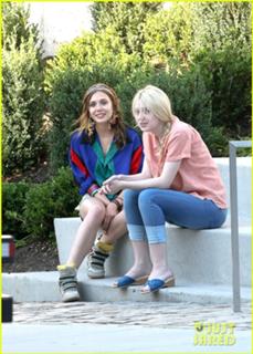 Dakota Fanning feet photo thumbnail