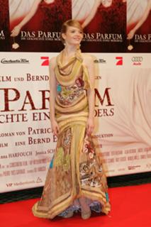 Karoline Herfurth feet photo 1