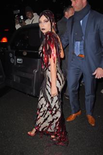 Lady Gaga feet photo thumbnail