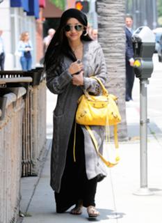 Brenda Song feet photo thumbnail