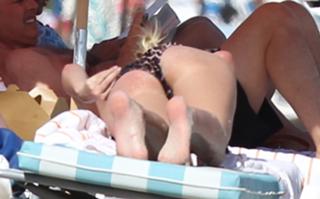 Nicky Rothschild feet photo thumbnail