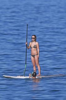 Olivia Wilde feet photo thumbnail