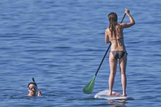 Olivia Wilde feet photo thumbnail