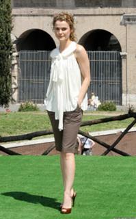 Keri Russell feet photo thumbnail