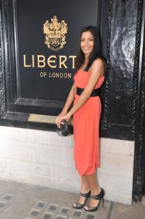 Freida Pinto feet photo thumbnail
