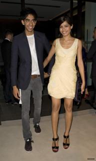 Freida Pinto feet photo thumbnail