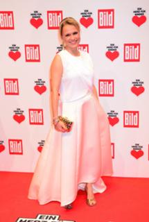 Nova Meierhenrich feet photo thumbnail