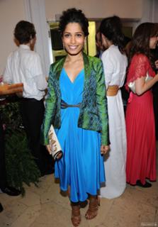 Freida Pinto feet photo thumbnail