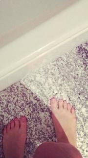 Jacqueline Jossa feet photo thumbnail