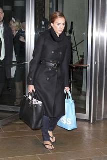 Jessica Alba feet photo thumbnail