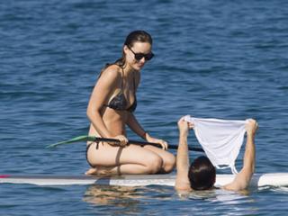 Olivia Wilde feet photo thumbnail