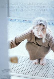 Alicia Silverstone feet photo thumbnail