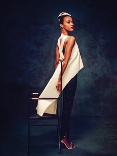 Zoe Saldana feet photo thumbnail