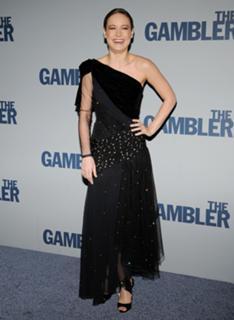 Brie Larson feet photo thumbnail