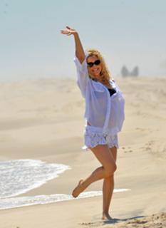 Kate Hudson feet photo thumbnail