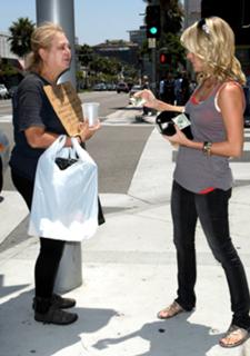 Carrie Underwood feet photo thumbnail
