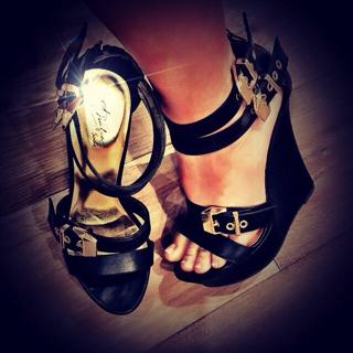 Thalía feet photo thumbnail