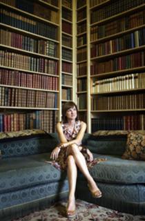 Fiona Bruce feet photo 2