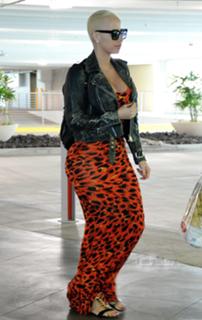 Amber Rose feet photo thumbnail