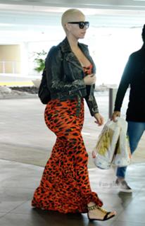 Amber Rose feet photo thumbnail