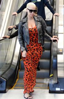 Amber Rose feet photo thumbnail