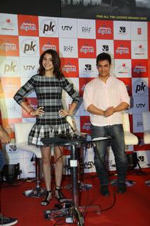 Anushka Sharma feet photo thumbnail