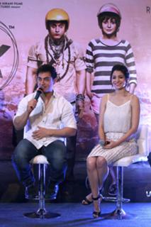 Anushka Sharma feet photo thumbnail
