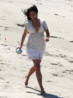 Jordana Brewster feet photo thumbnail
