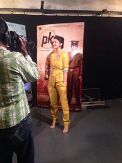 Anushka Sharma feet photo thumbnail
