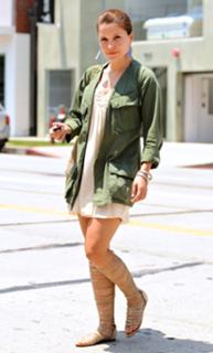 Sophia Bush feet photo thumbnail