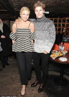 Pixie Lott feet photo thumbnail