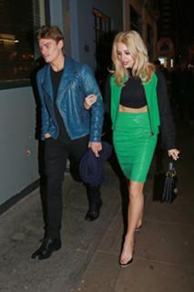 Pixie Lott feet photo thumbnail