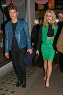 Pixie Lott feet photo thumbnail
