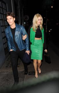Pixie Lott feet photo thumbnail