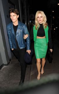Pixie Lott feet photo thumbnail
