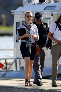 Scarlett Johansson feet photo thumbnail