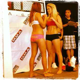 Paige VanZant feet photo thumbnail