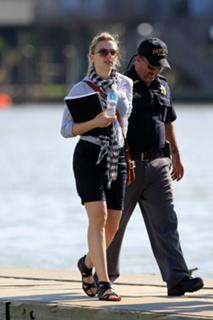 Scarlett Johansson feet photo thumbnail