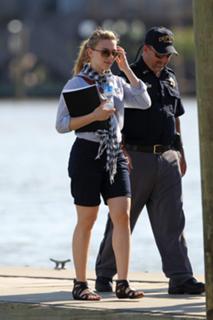 Scarlett Johansson feet photo thumbnail