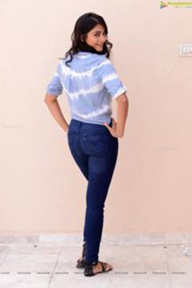 Pooja Hegde feet photo thumbnail