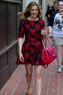 Gillian Jacobs feet photo thumbnail