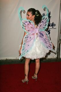 Alyssa Milano feet photo thumbnail