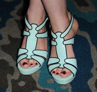 Gillian Jacobs feet photo thumbnail