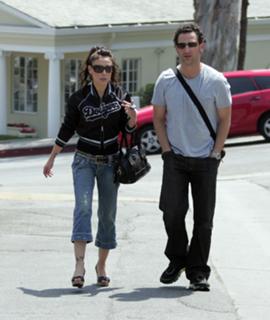 Alyssa Milano feet photo thumbnail