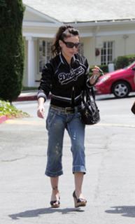Alyssa Milano feet photo thumbnail