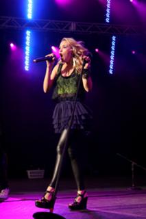 Emily Osment feet photo 1