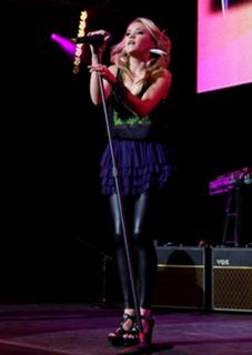 Emily Osment feet photo 5