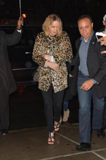 Jennifer Lawrence feet photo thumbnail