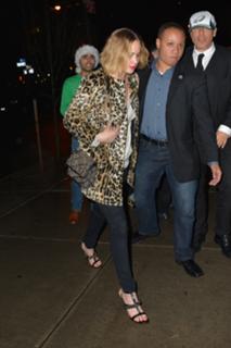 Jennifer Lawrence feet photo thumbnail