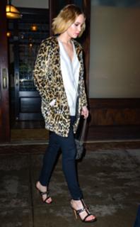 Jennifer Lawrence feet photo thumbnail